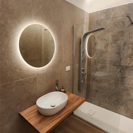 Gaia Vicino Al Centro Con Parcheggio Privato Apartahotel 4*