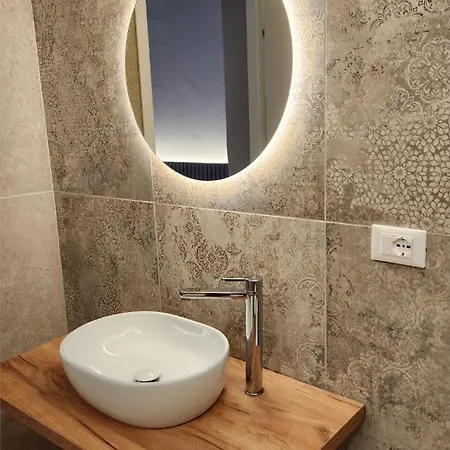 Gaia Vicino Al Centro Con Parcheggio Privato Apartahotel 4*